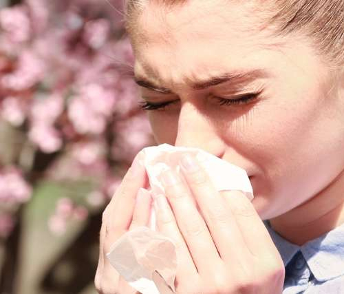 Alergiczny nieżyt nosa - czym się charakteryzuje i jak go leczyć